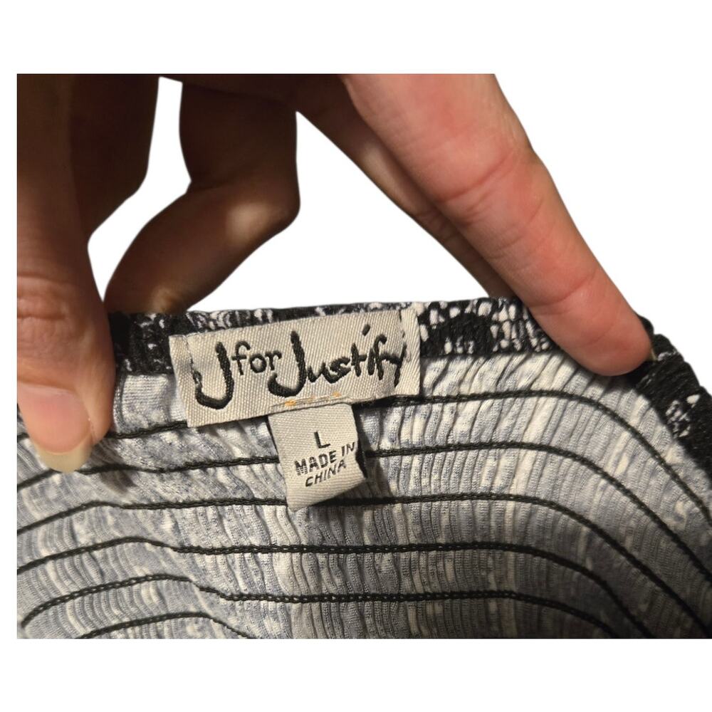 J for Justify black and white paisley jumpsuit with pockets, size large - Picture 3 of 5